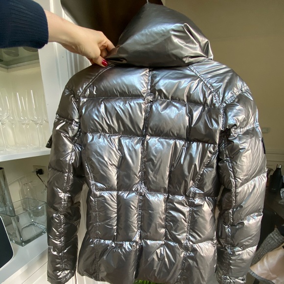 SAM. silver puffer jacket, size M - Picture 4 of 4